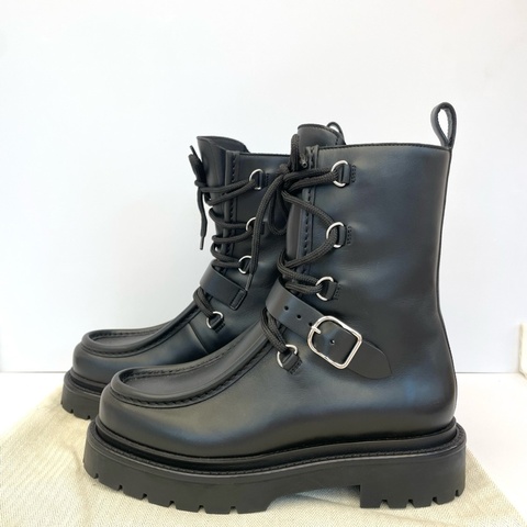 僅試穿Hermes 愛馬仕25秋冬銀扣馬丁靴 37.5碼 配塵袋