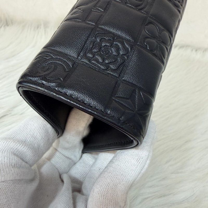 CHANEL A28587 黑羊皮 銀釦 拉鍊 化妝包 萬用包-8