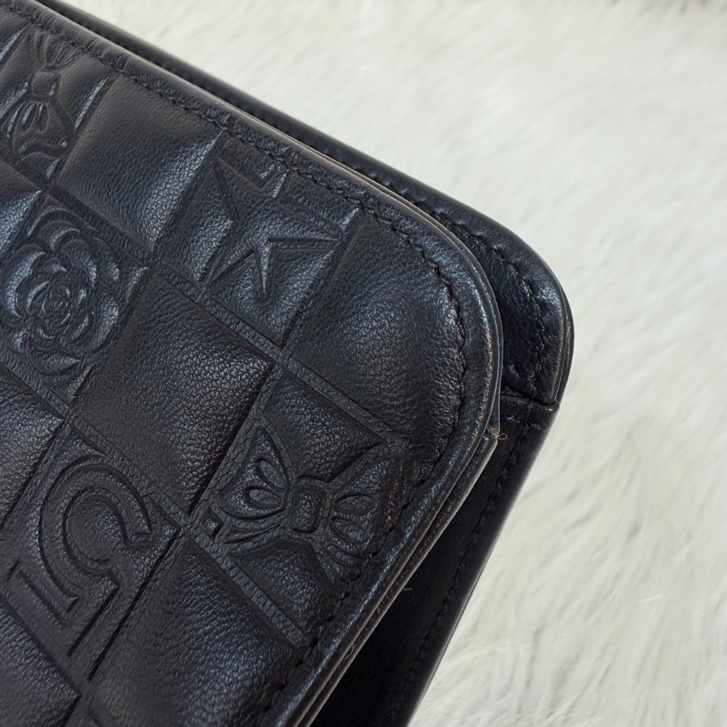 CHANEL A28587 黑羊皮 銀釦 拉鍊 化妝包 萬用包-15