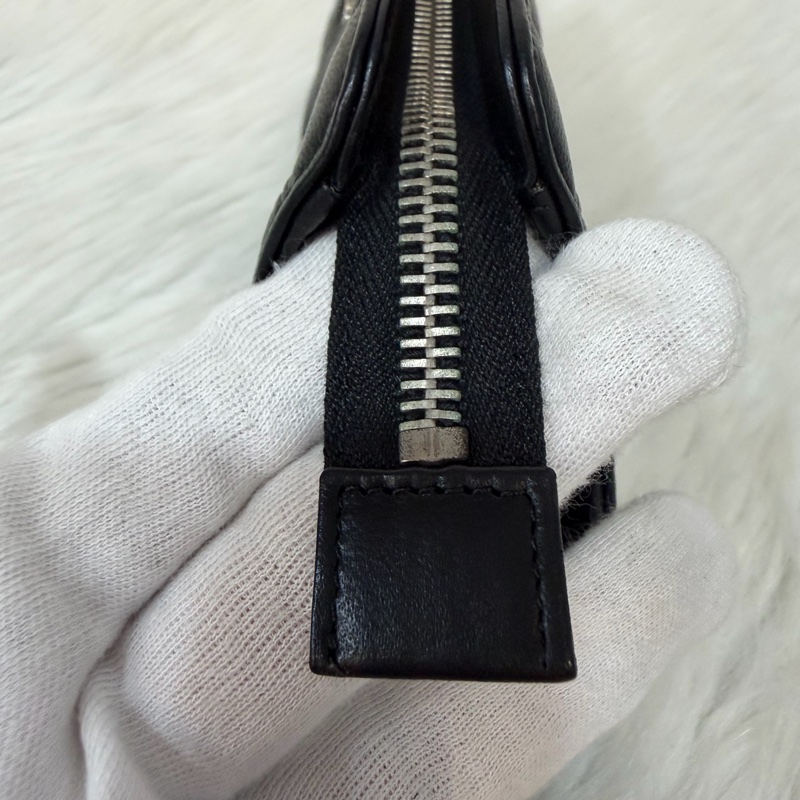 CHANEL A28587 黑羊皮 銀釦 拉鍊 化妝包 萬用包-21