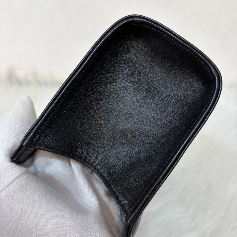 CHANEL A28587 黑羊皮 銀釦 拉鍊 化妝包 萬用包-33