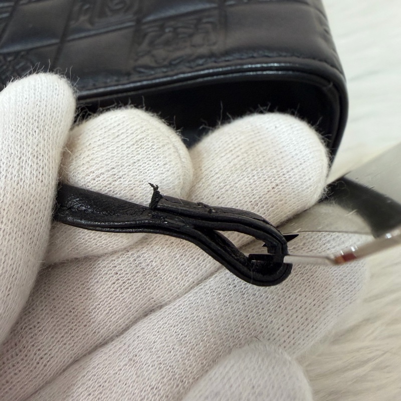 CHANEL A28587 黑羊皮 銀釦 拉鍊 化妝包 萬用包-45