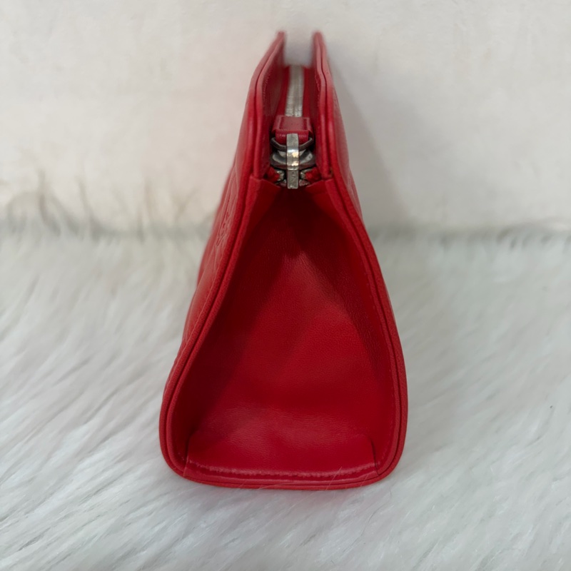 CHANEL A28587 紅羊皮 銀釦 多元素 拉鍊 化妝包 萬用包-1