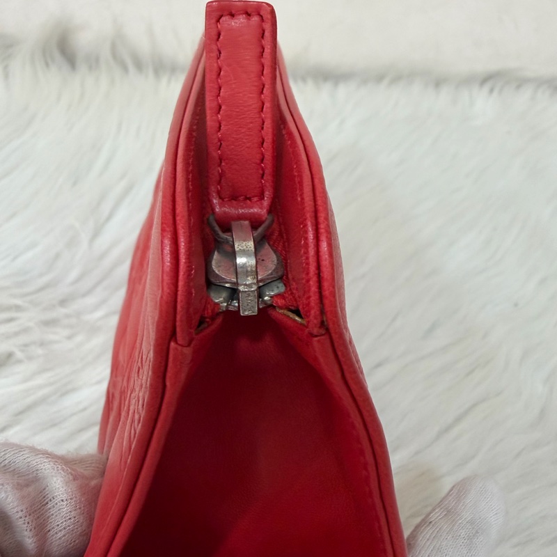 CHANEL A28587 紅羊皮 銀釦 多元素 拉鍊 化妝包 萬用包-17