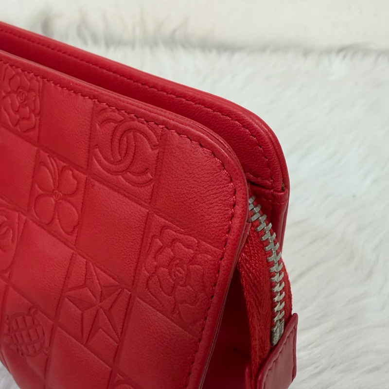 CHANEL A28587 紅羊皮 銀釦 多元素 拉鍊 化妝包 萬用包-19