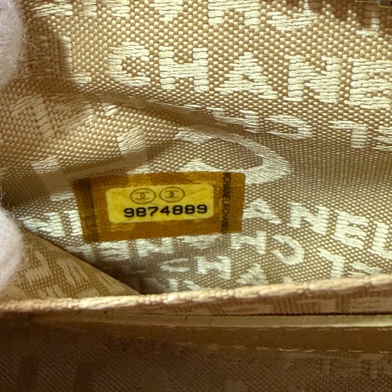 CHANEL A28587 紅羊皮 銀釦 多元素 拉鍊 化妝包 萬用包-35