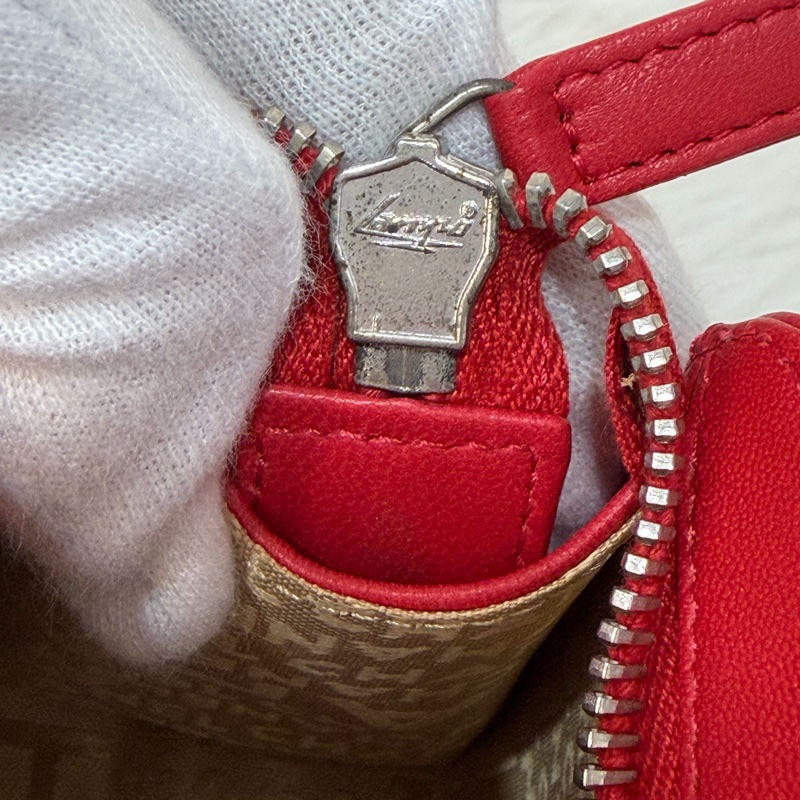 CHANEL A28587 紅羊皮 銀釦 多元素 拉鍊 化妝包 萬用包-38