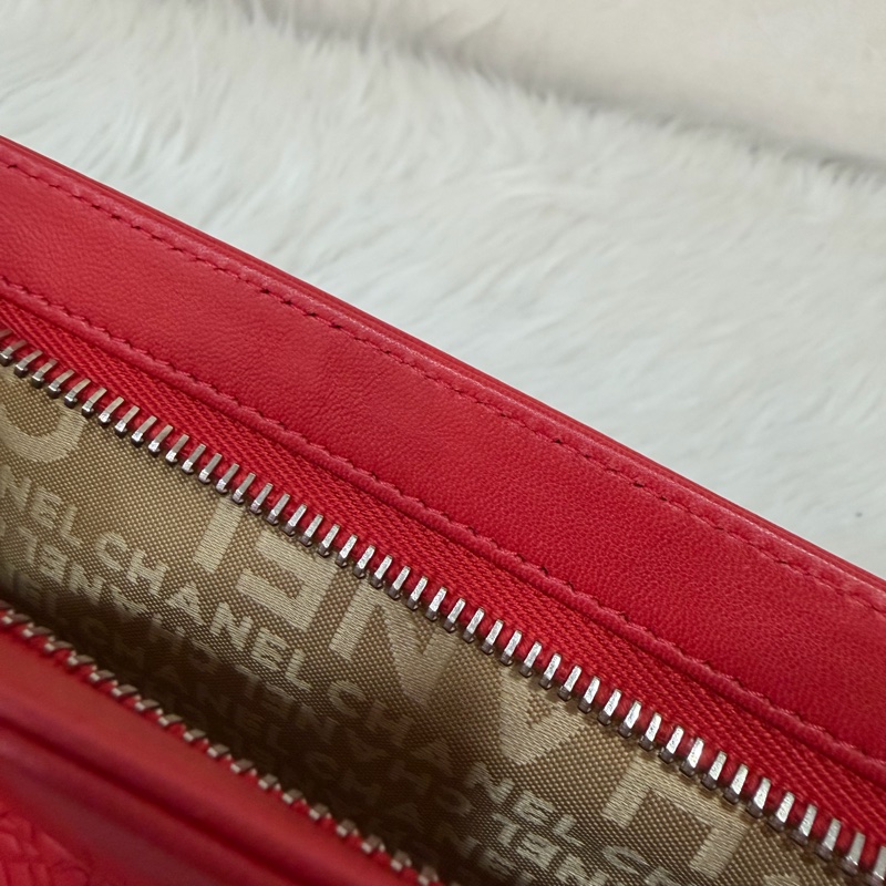 CHANEL A28587 紅羊皮 銀釦 多元素 拉鍊 化妝包 萬用包-39