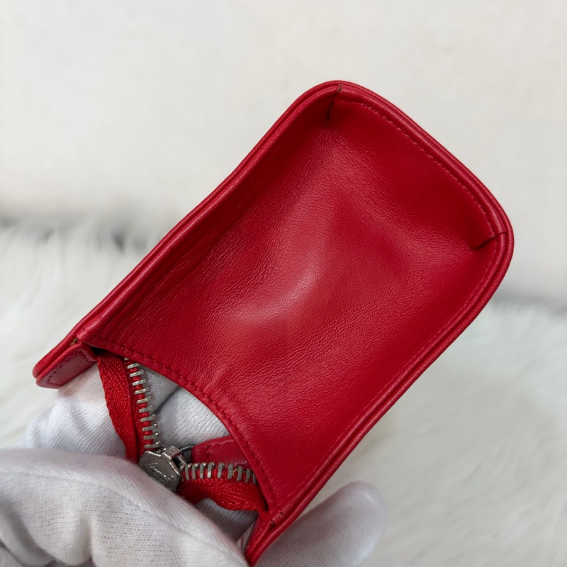 CHANEL A28587 紅羊皮 銀釦 多元素 拉鍊 化妝包 萬用包-43