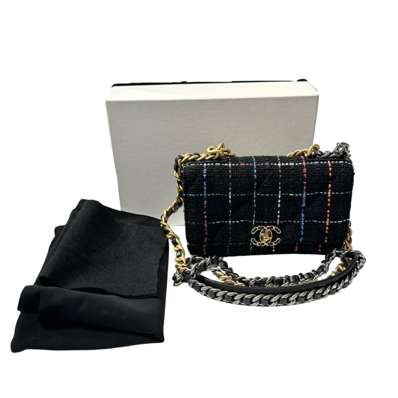 Unused CHANEL 19 Tweed Chain Shoulder Bag Black GHW-2