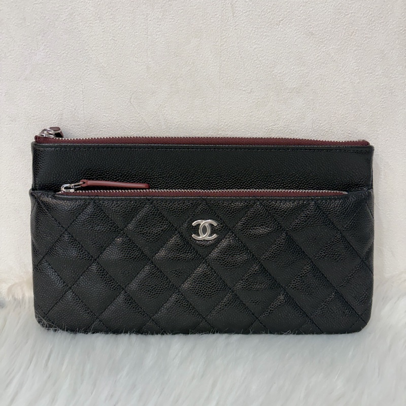 CHANEL AP1704 黑荔枝皮 牛皮 銀釦 一字拉鍊 雙層 手拿包 萬用包-0