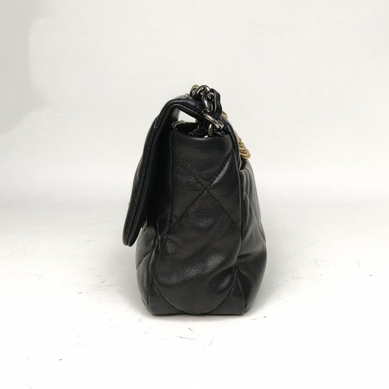 CHANEL 19BAG口蓋包小號黑色羊皮30開金銀扣肩背包-1