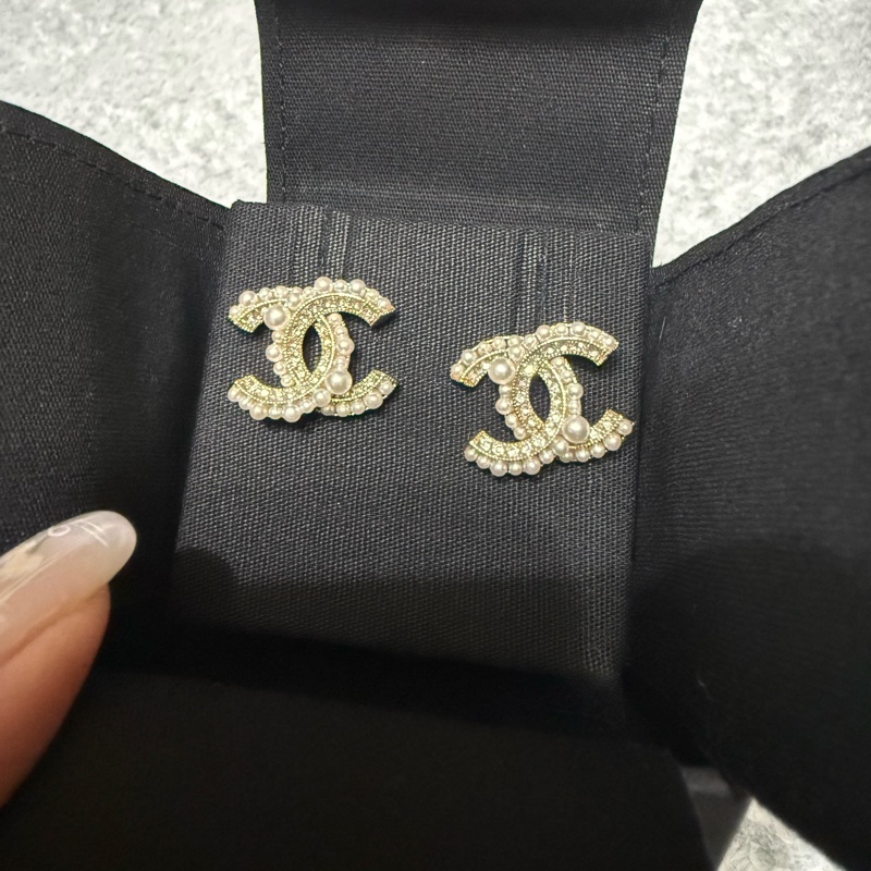 Chanel香奈兒 雙 C Logo珍珠水鑽耳環-1