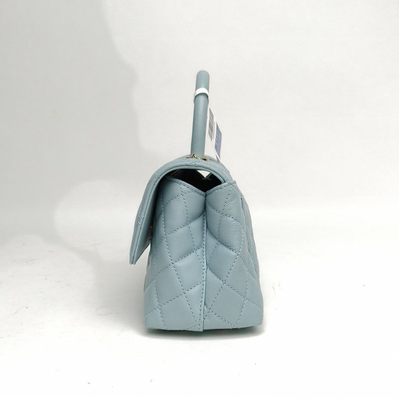 CHANEL CocoHandle小號嬰兒藍荔枝牛皮晶片金扣肩背包-1