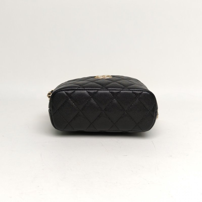 CHANEL 嬉皮HOBO飯盒包25A黑色荔枝牛皮金扣肩背包-4