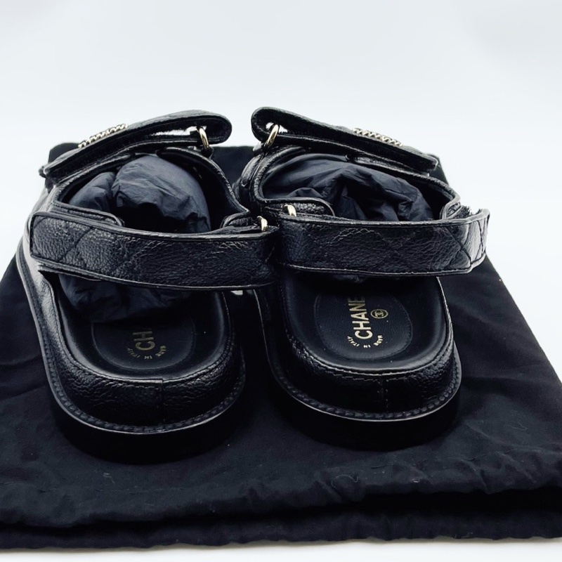 全新Chanel香奈兒 爆款黑金牛皮穿鏈雙c logo魔術貼涼鞋36碼-2