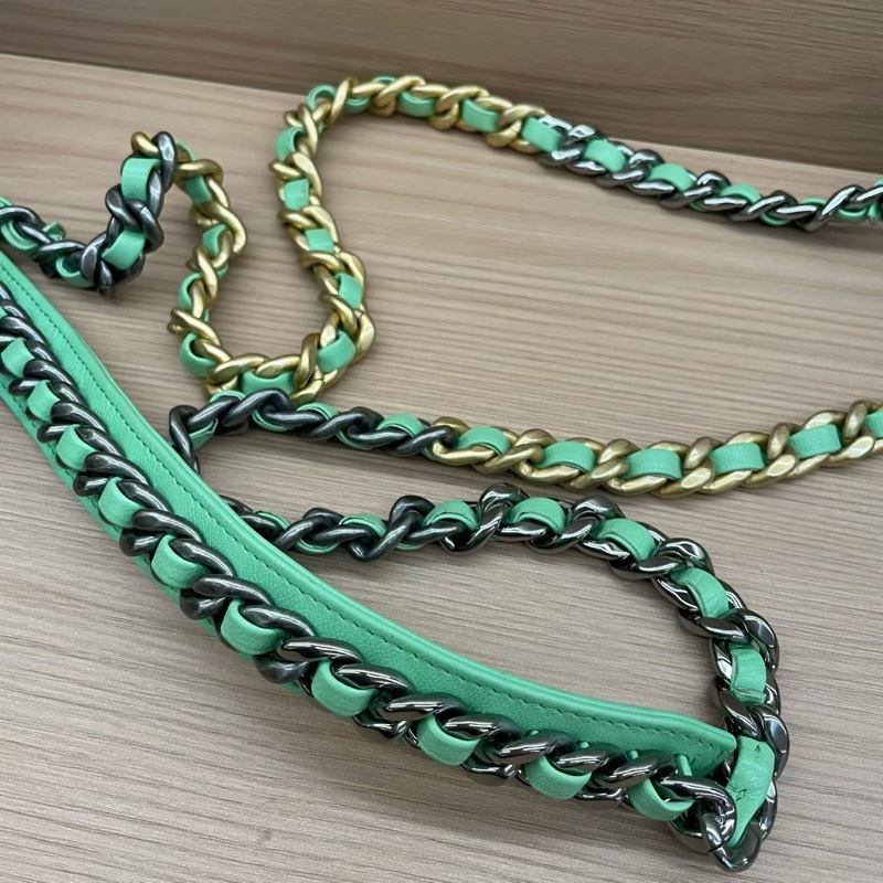 NO:D20 Chanel香奈兒 Leboy woc淺綠色羊皮 手提斜挎鏈條包 2020年 30開 有卡 無塵袋無盒子 尺寸底長19*高12*-8