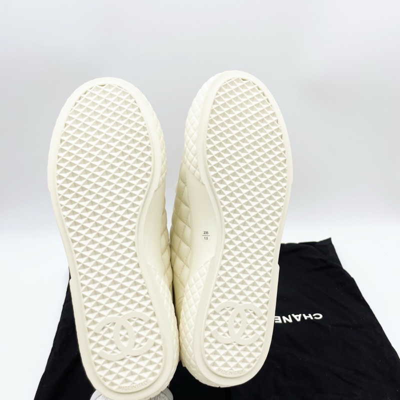 閒置未使用 Chanel 香奈兒 21b白色餅乾板鞋 37碼附件：塵袋-5