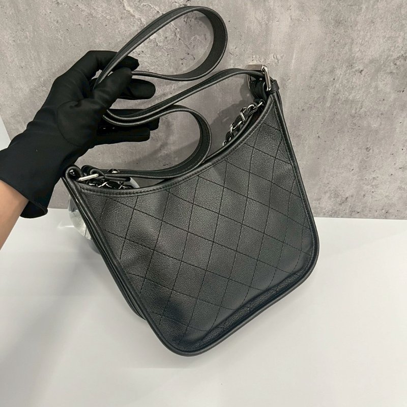 Chanel hobo黑銀牛-1