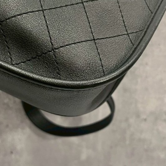 Chanel hobo黑銀牛-7