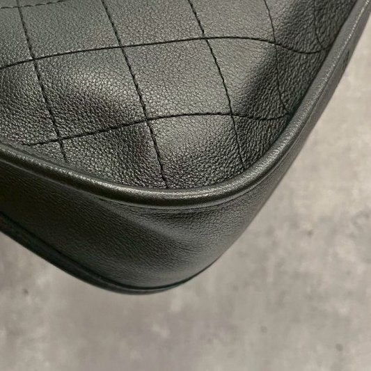 Chanel hobo黑銀牛-8