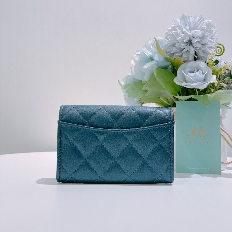 TW4822	Chanel 香奈兒經典翻蓋式卡包 Classic Flap Card Holder Lambskin Navy x Black-1