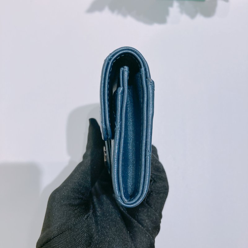 TW4822	Chanel 香奈兒經典翻蓋式卡包 Classic Flap Card Holder Lambskin Navy x Black-2