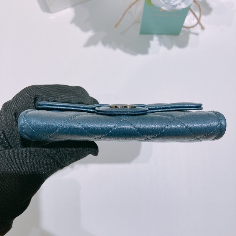 TW4822	Chanel 香奈兒經典翻蓋式卡包 Classic Flap Card Holder Lambskin Navy x Black-5