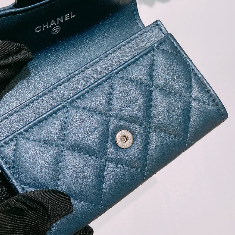 TW4822	Chanel 香奈兒經典翻蓋式卡包 Classic Flap Card Holder Lambskin Navy x Black-17