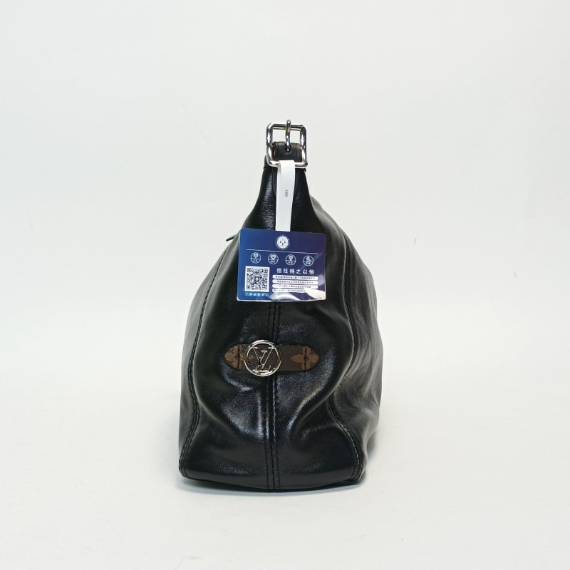 LOUIS VUITTON CARRYALLEastWest黑色羊皮銀扣晶片肩背包-1