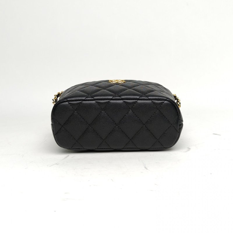 CHANEL 26C浮雕logo飯盒包黑色荔枝牛皮金扣肩背包-4