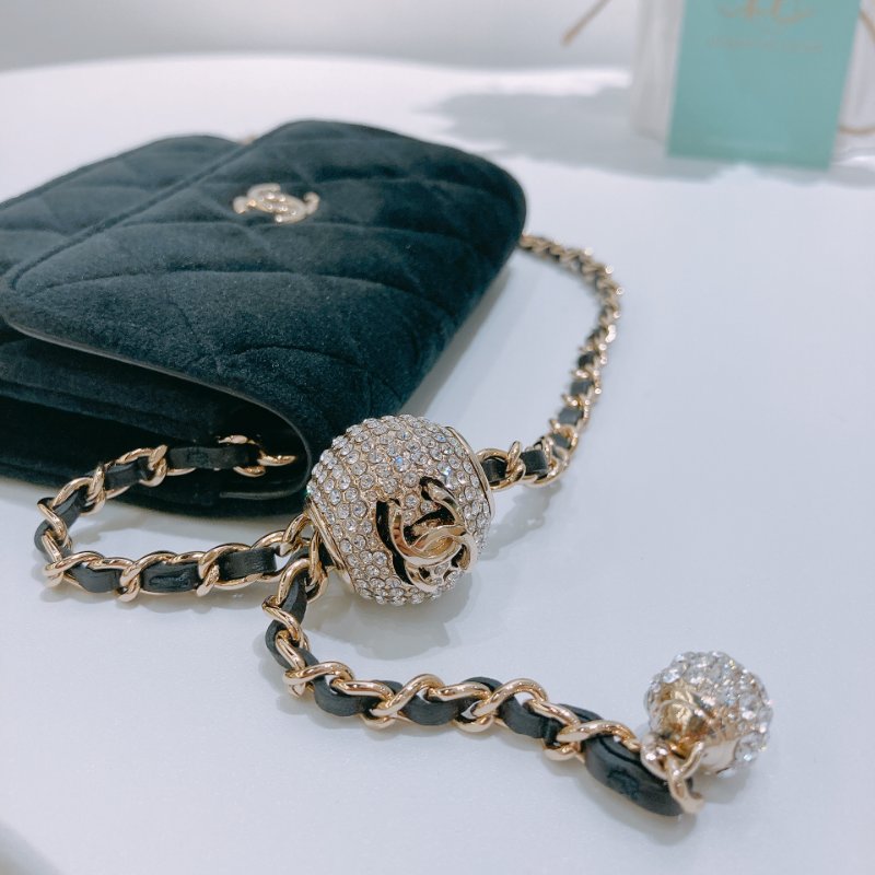 TW4823	Chanel 香奈兒經典翻蓋式連水晶球鍊帶包包 Jeweled Pearl Crush Chain Bag Black x GHW-8