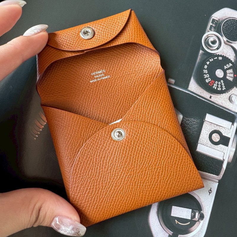 ✨全新閒置商品✨ Hermes 金棕色 Bastia 零錢包-1