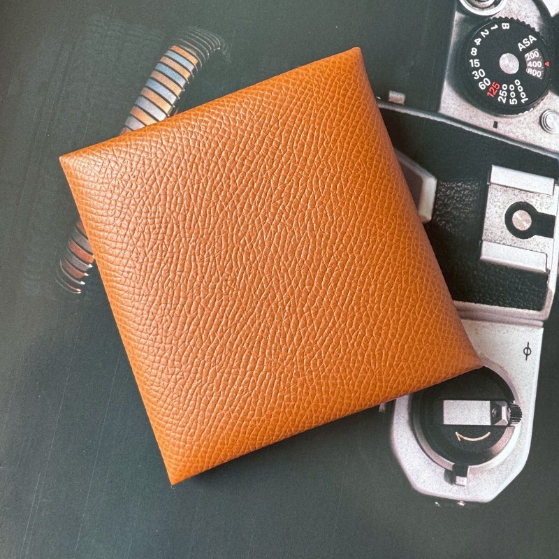✨全新閒置商品✨ Hermes 金棕色 Bastia 零錢包-2
