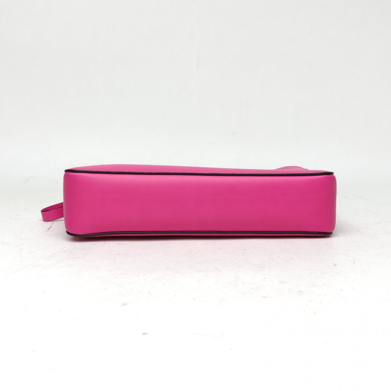 VALENTINO 玫紅牛皮銀扣斜挎包字母LOGO相機包肩背包-4