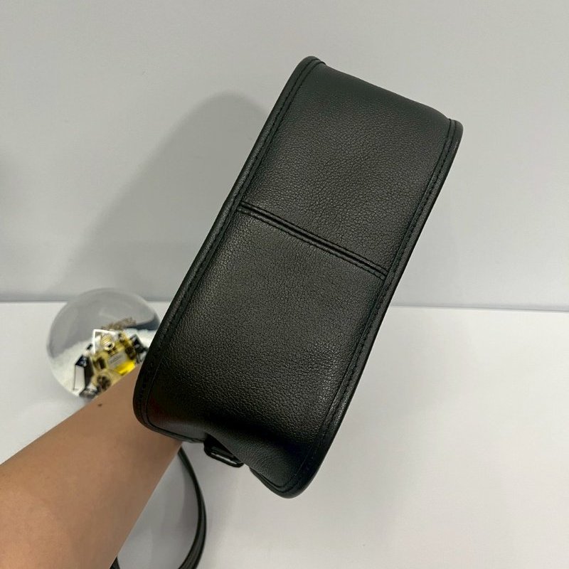 Chanel hobo黑銀牛-4