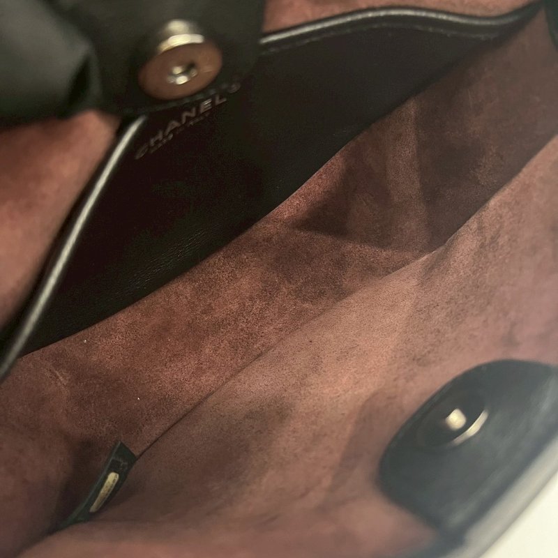 Chanel hobo黑銀牛-9
