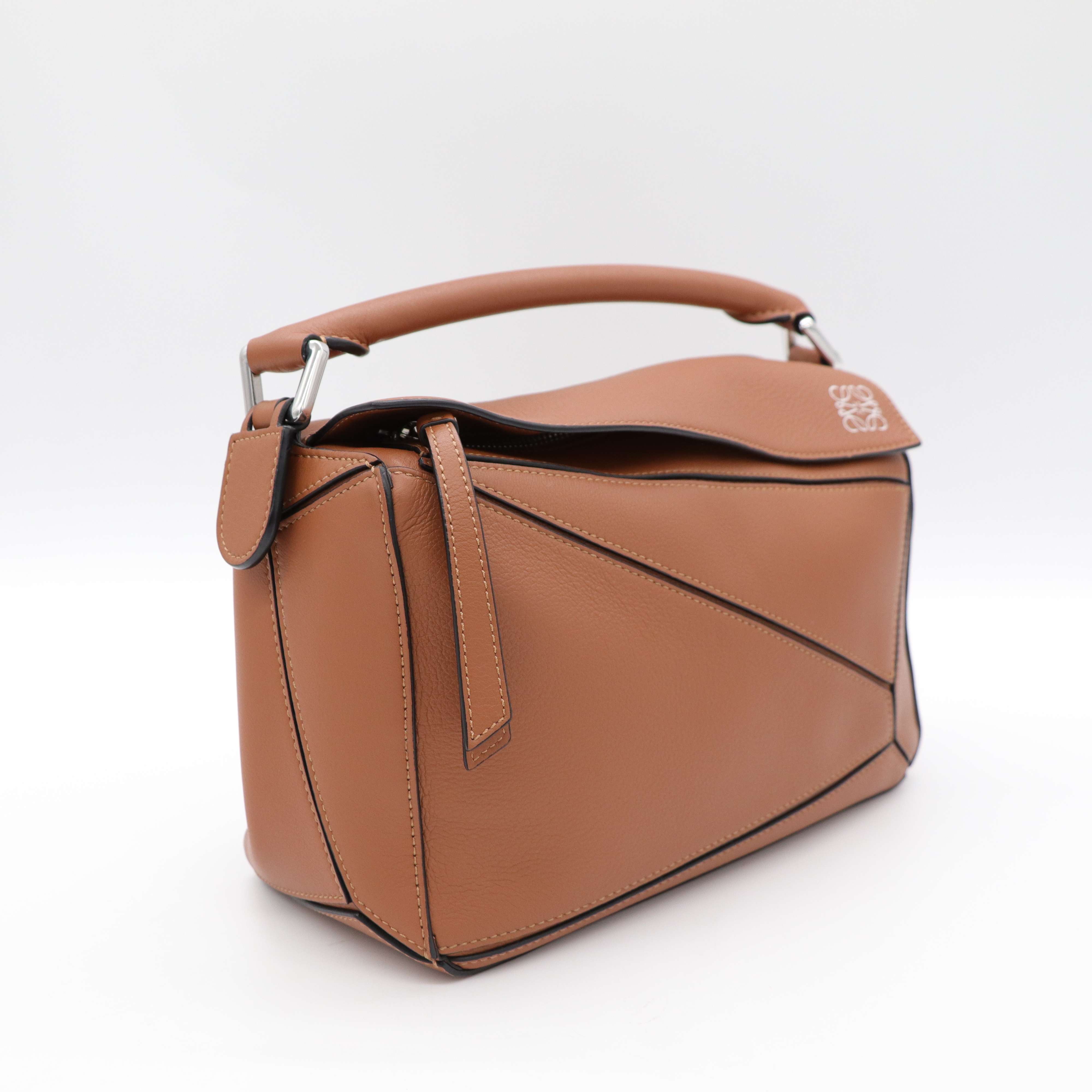 Loewe 羅威 Puzzle  焦糖色 小號 肩背包-2