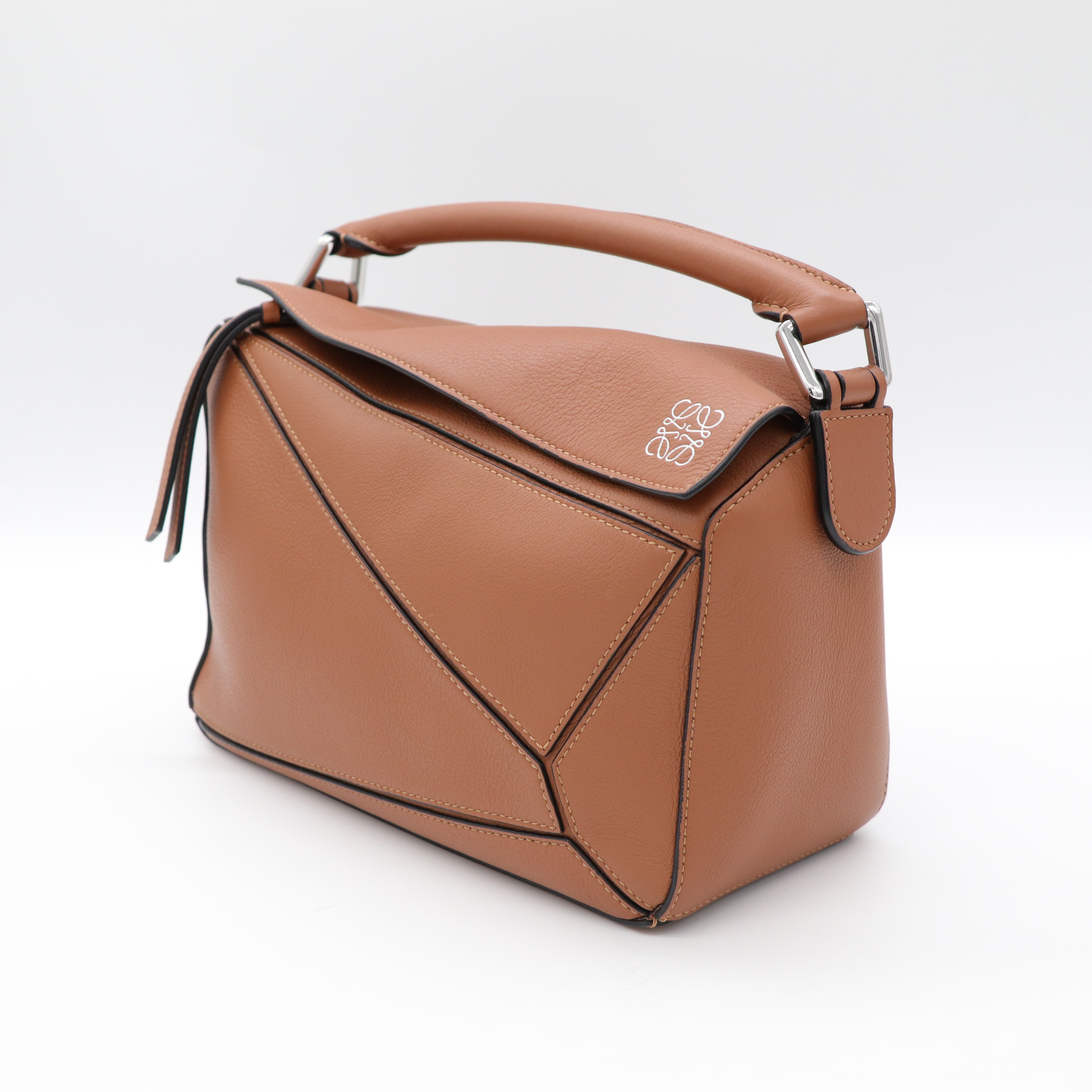 Loewe 羅威 Puzzle  焦糖色 小號 肩背包-3