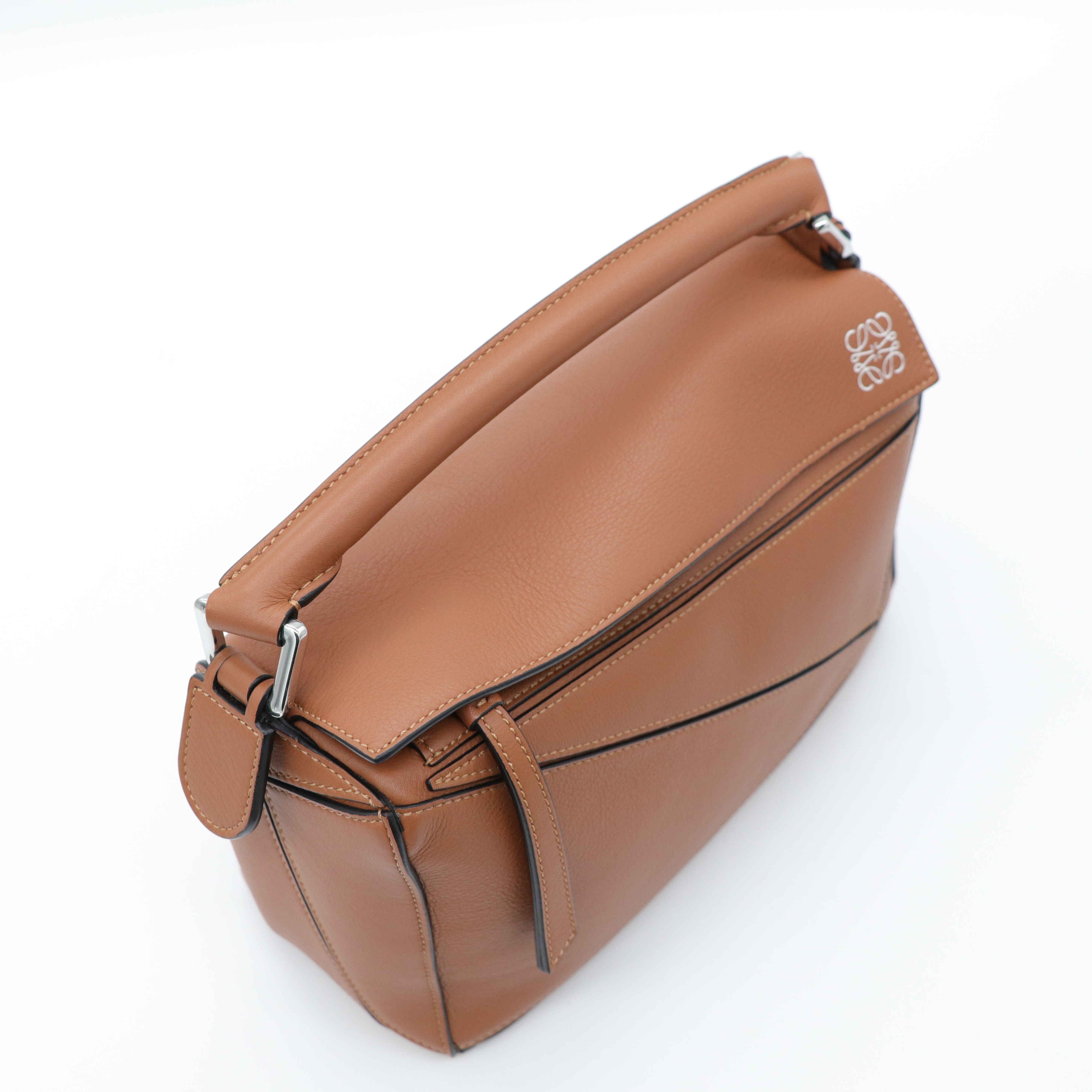 Loewe 羅威 Puzzle  焦糖色 小號 肩背包-6