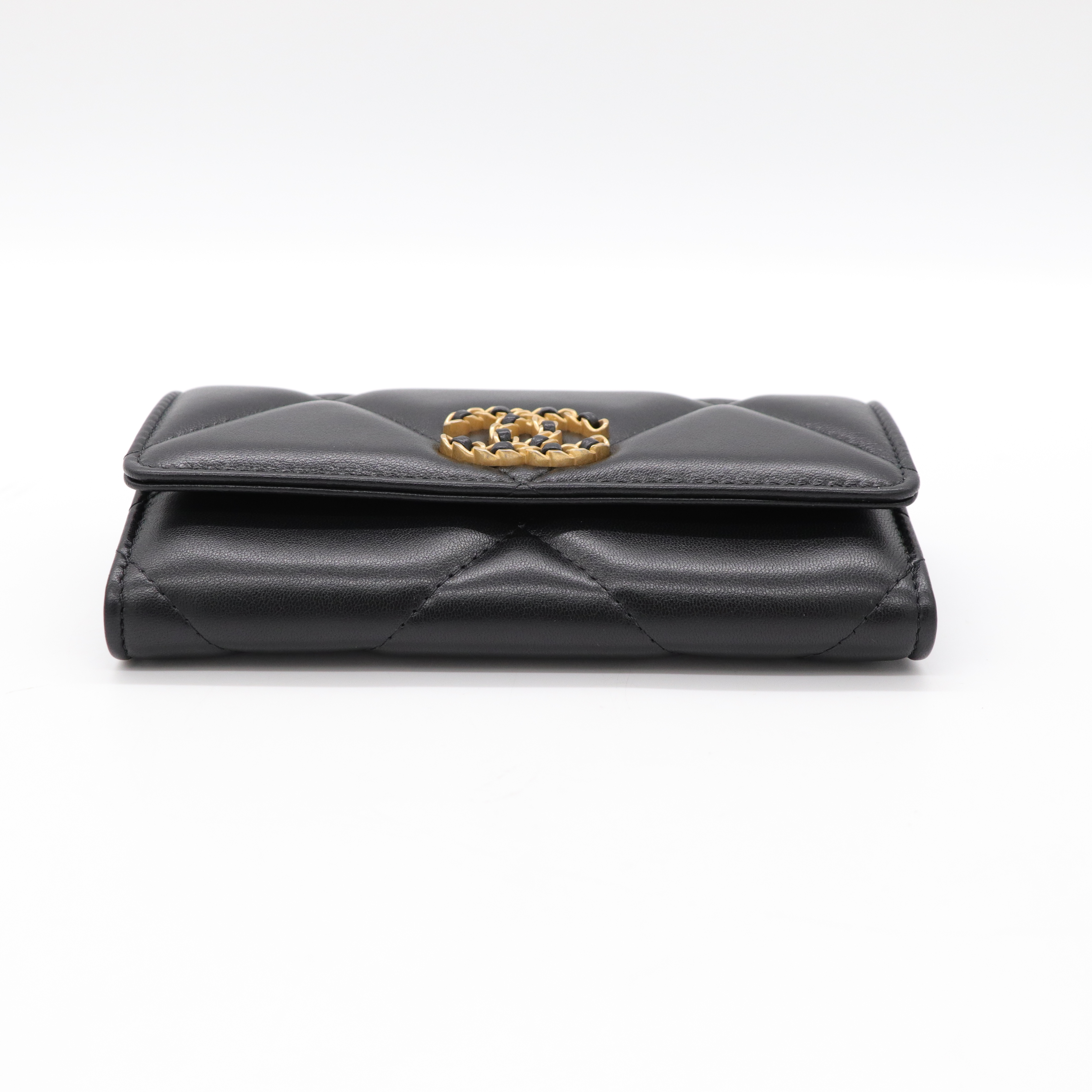 Chanel香奈兒19 晶片款 小羊皮 中夾-3