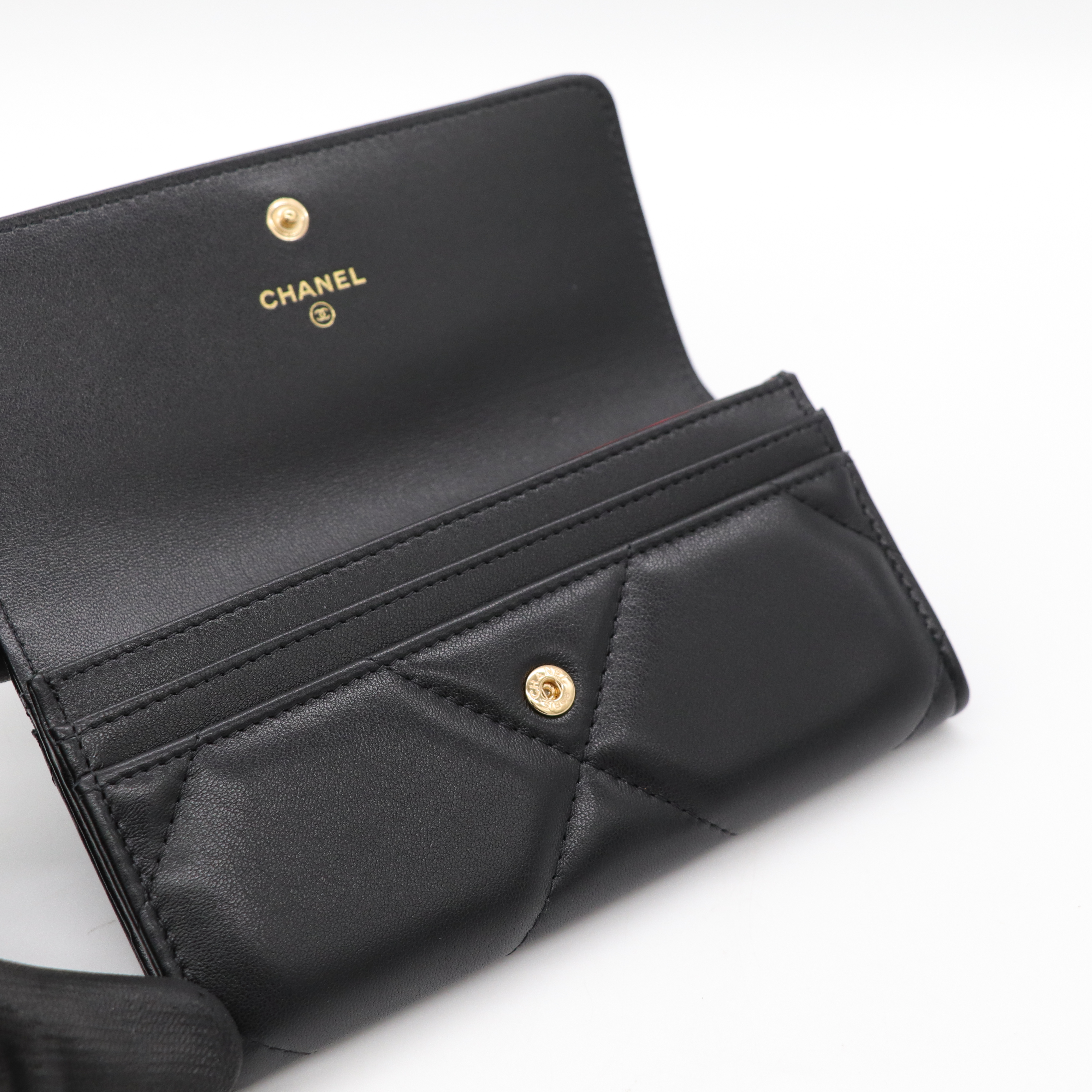 Chanel香奈兒19 晶片款 小羊皮 中夾-5