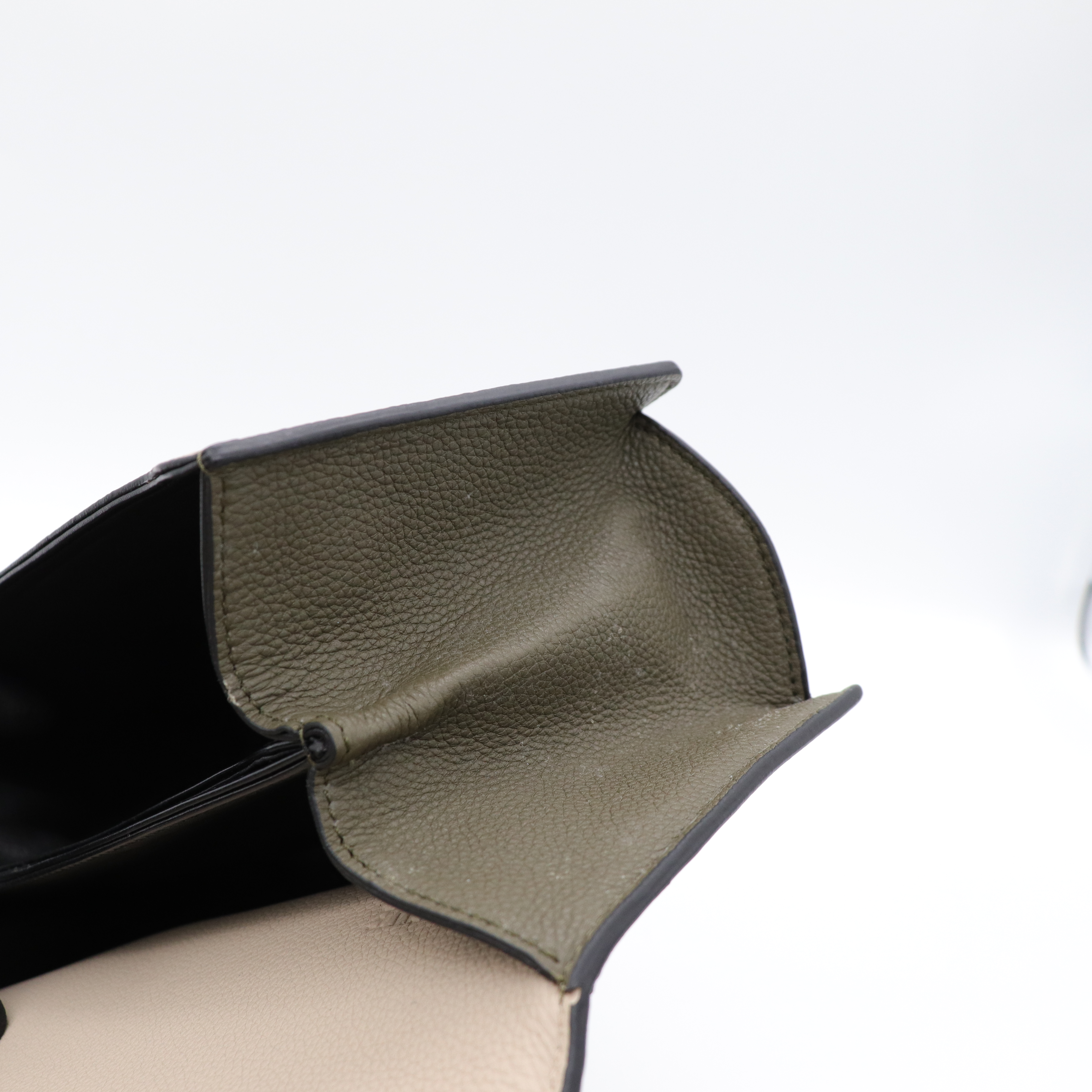 Loewe 羅威 Barcelona 卡其色 黑色 肩背包-12