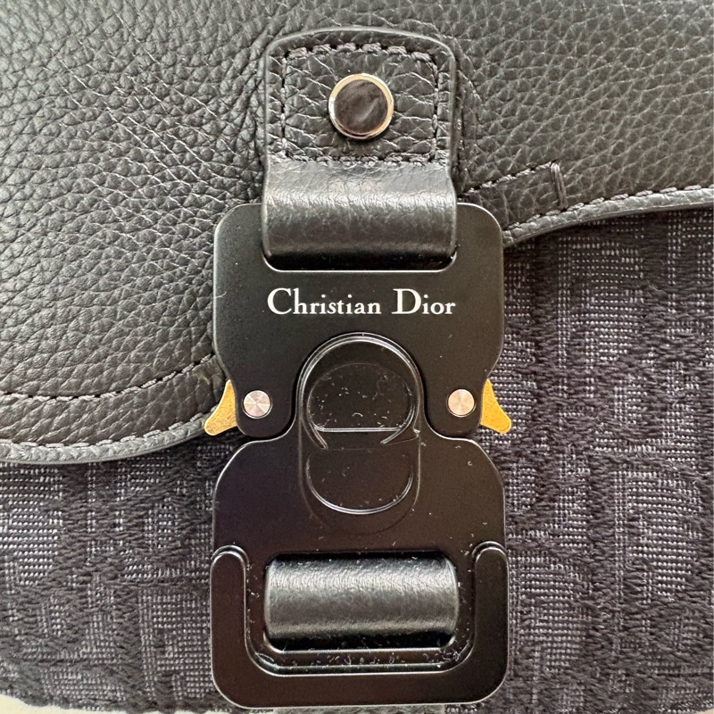 迪奧Dior迷你 Saddle 翻蓋郵差包 黑色-1