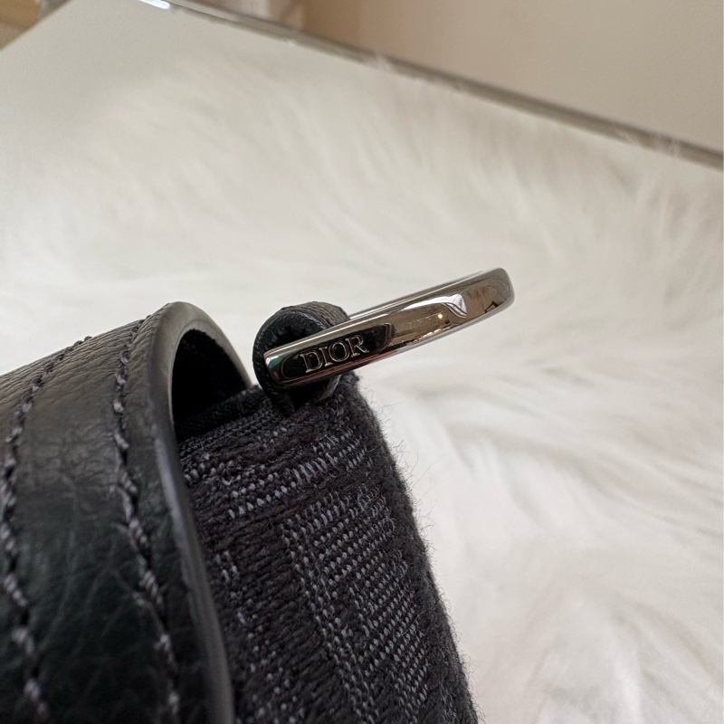 迪奧Dior迷你 Saddle 翻蓋郵差包 黑色-4