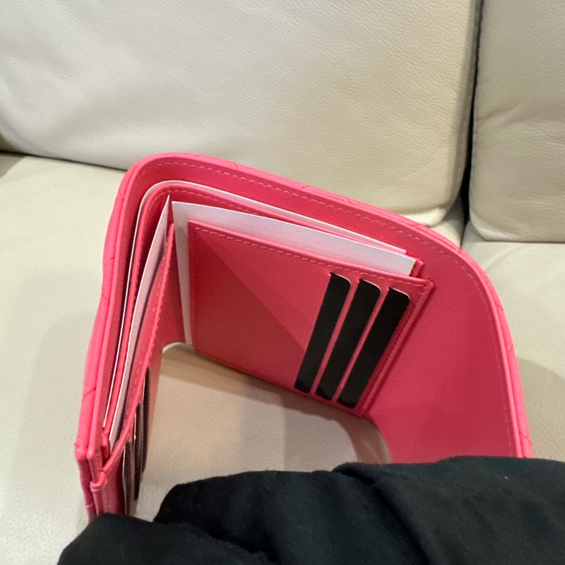 Chanel 香奈兒 粉色愛心琺瑯釦短夾/全新閒置美品-8