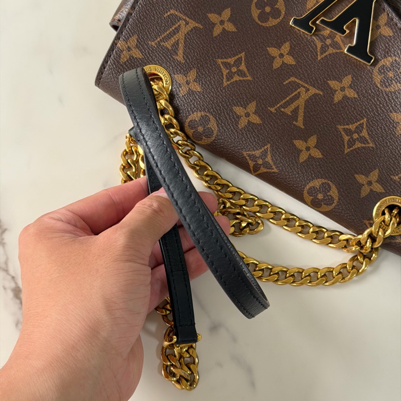 LV Passy 新款郵差包 晶片款 絕版-17