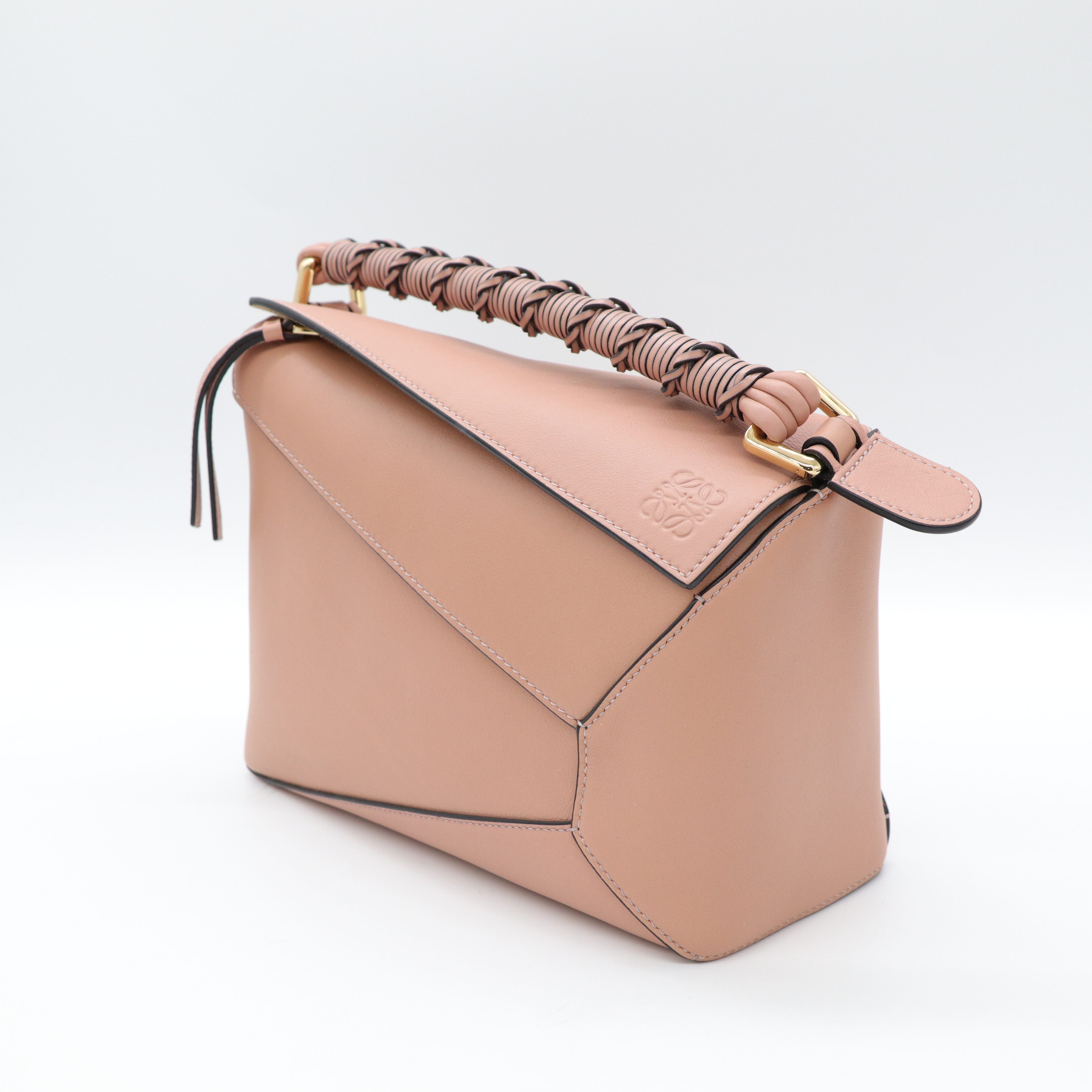 Loewe 羅威 Puzzle Edge 小號 藤編手把 灰粉色 肩背包-3