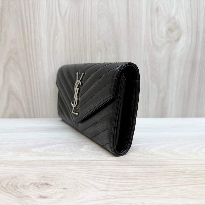 YSL黑銀魚子醬牛皮信封長夾372264-3