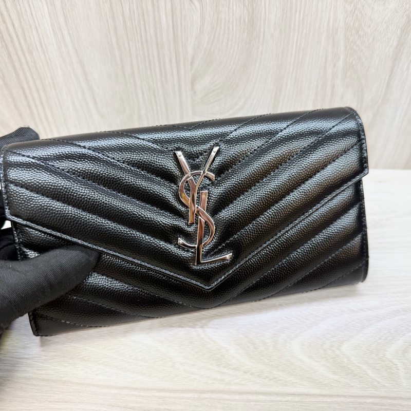 YSL黑銀魚子醬牛皮信封長夾372264-6